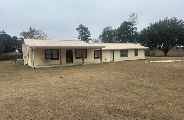 Charming 4-bedroom house in Grand Ridge