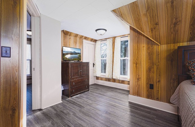 Charming 4-bedroom farmhouse in North Branch, with ATV&Snowmobile trails nearby.