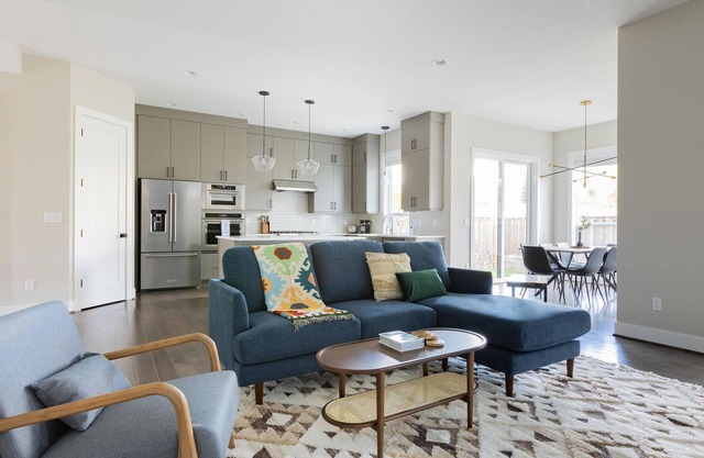 Charming 4 BR House in Portland + Office