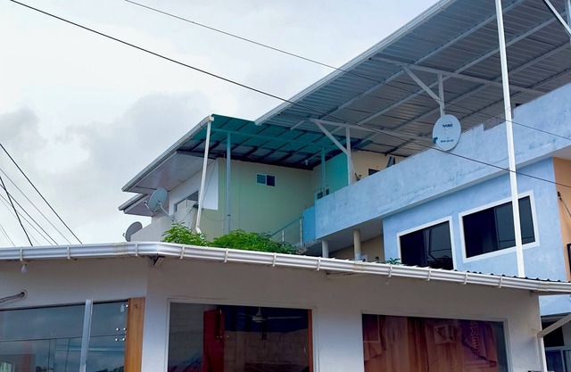 Charming 5-bedroom hotel with WiFi, AC in enjoyable San Cristobal - Galápagos