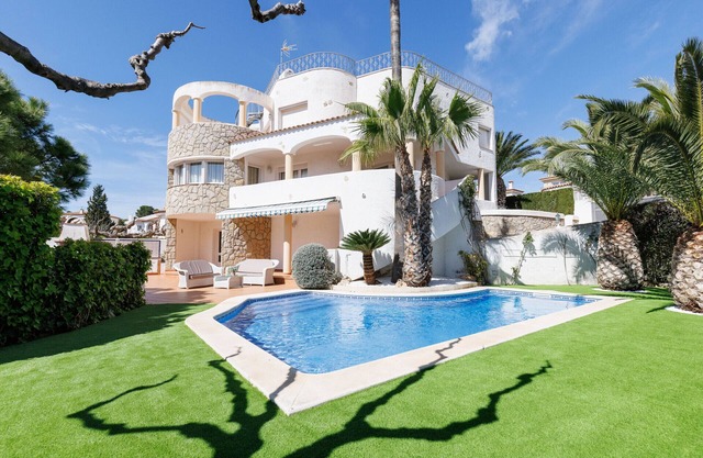 Charming 5-bedroom villa in Miami Playa 069 VILLA PINO ALTO