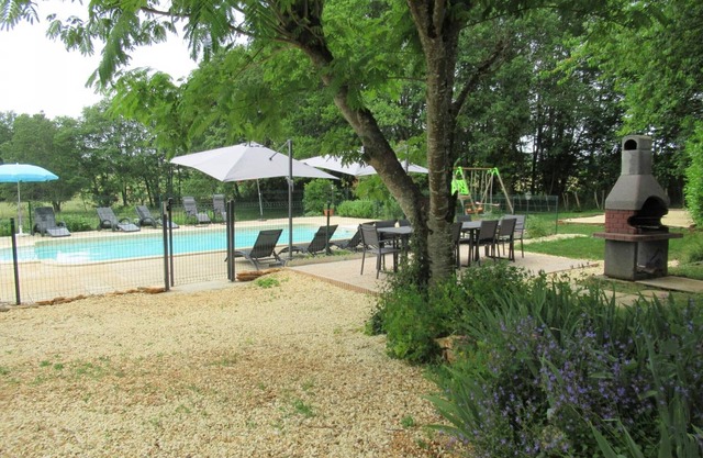 Charming 5-Bedroom House with Private Pool in the Heart of Périgord Noir