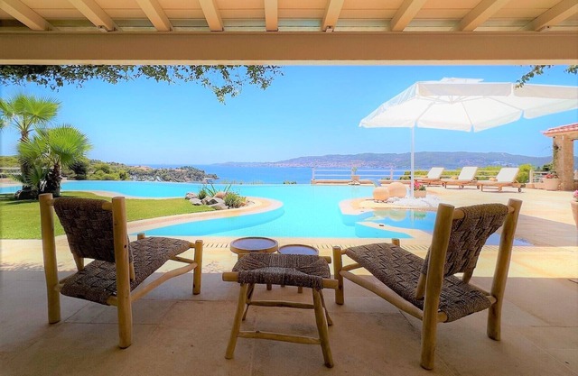 Charming 7bedroom Villa with outstanding se view in Portoheli