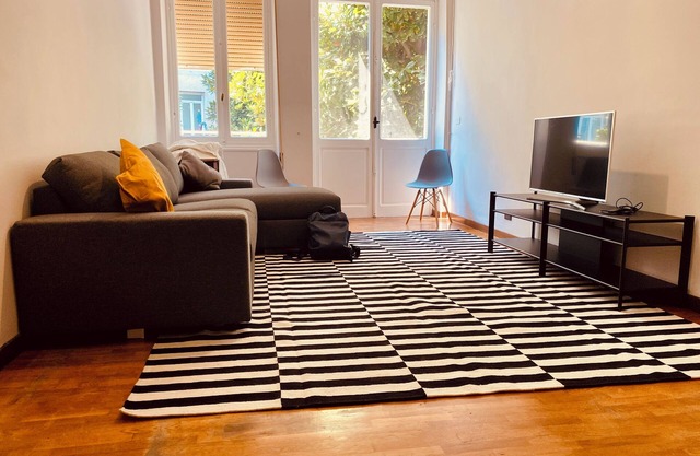 Charming Albenga apartment with A/C, Wi-Fi,near city attractions public transnnn