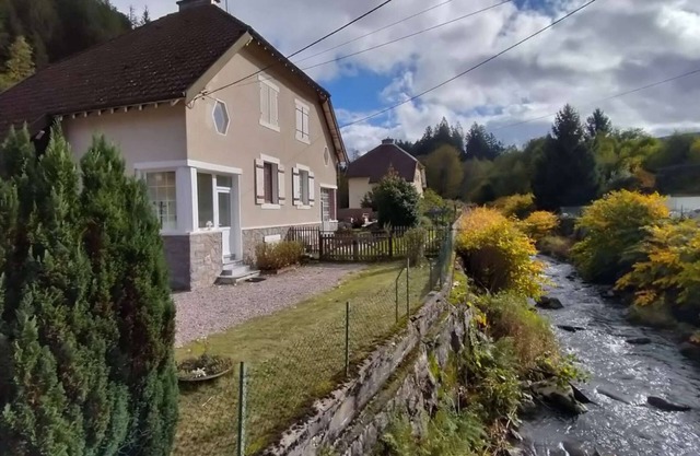 Charming and cozy house to have a good time with your family or friends.