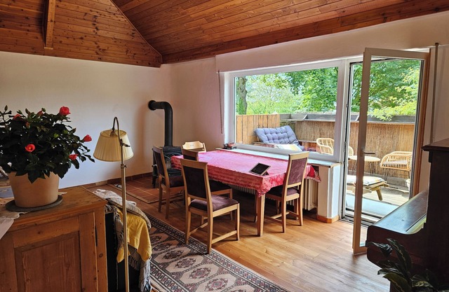 Charming and family-friendly apartment in the countryside. Terrace, garden Playground