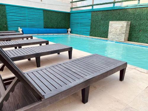 Charming and Family With a pool and ocean view, 3 blocks from the beach, with 2 TVs and Netflix
