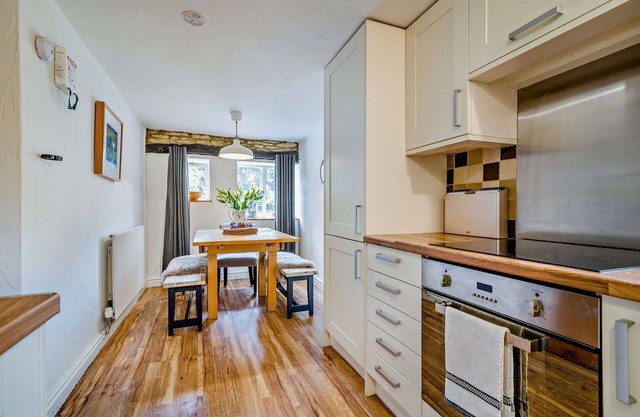 Charming and welcoming dog friendly - Horseshoe Cottage
