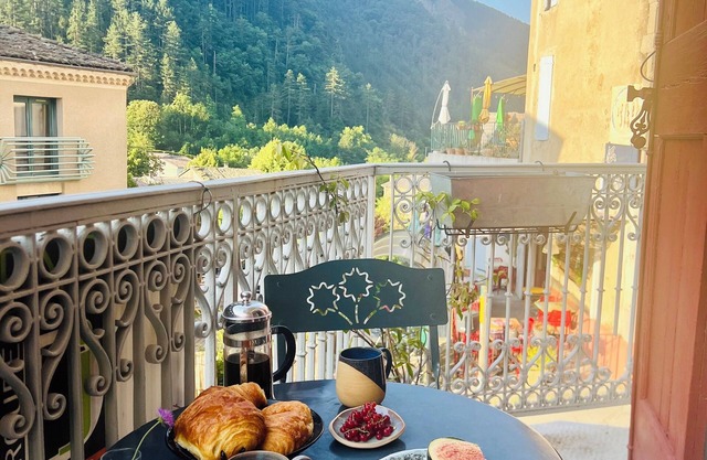 Charming apartment in the heart of the village Balcony with mountain view