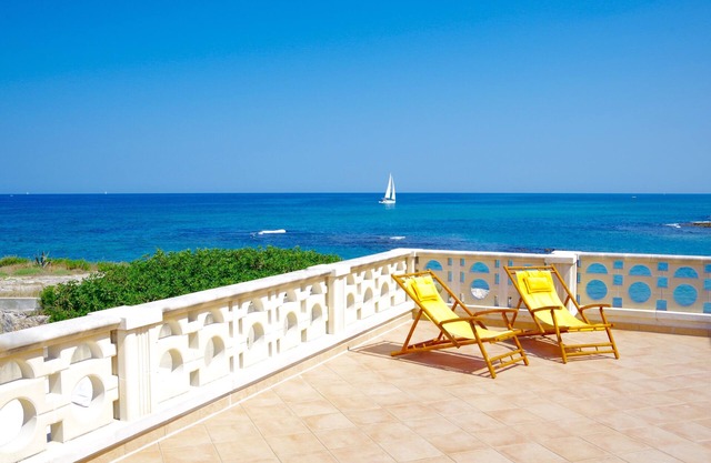 Charming apartment on the sea with fantastic, gr. Panoramic terrace