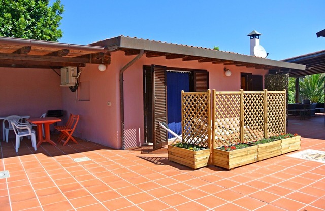 Charming Apartment "Bilocale in Villa Elba" Close to the Beach with Terrace & Garden