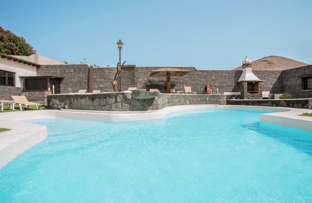 Charming Apartment "1" with Terrace, Community Pool & Wi-Fi