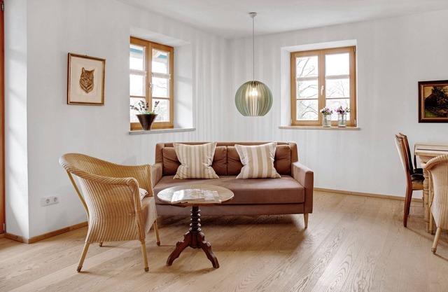 Charming Apartment “Ferienwohnung Eiche” with Mountain View, Wi-Fi