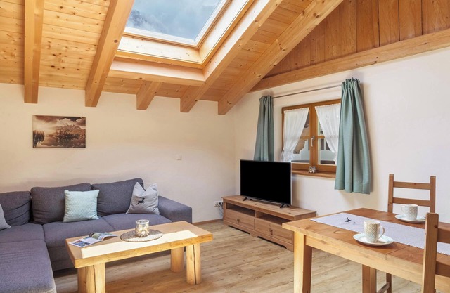 Charming Apartment "Ferienhaus Huber" with Mountain View