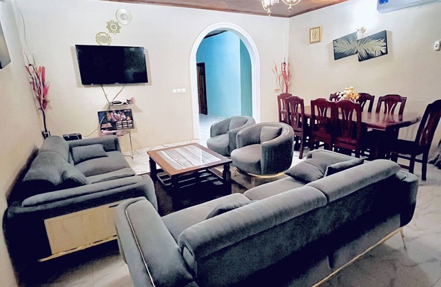Charming apartment in delightful Yaoundé with AC