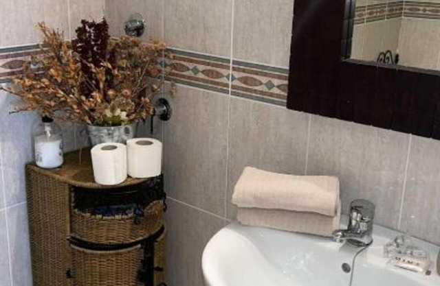 Charming Apartment in Villanúa: Near Ski Slopes, Parking, 2 Bedrooms