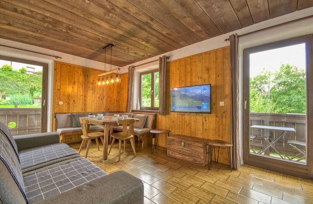 Charming apartment in sunny location, big balcony + beautiful views over Kaprun