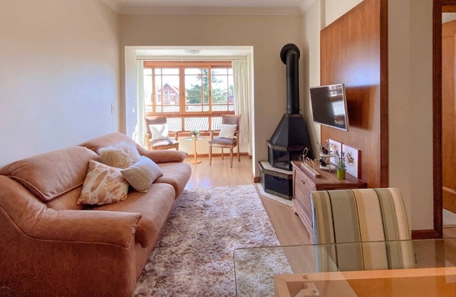 CHARMING APARTMENT IN THE CENTER OF LAWN