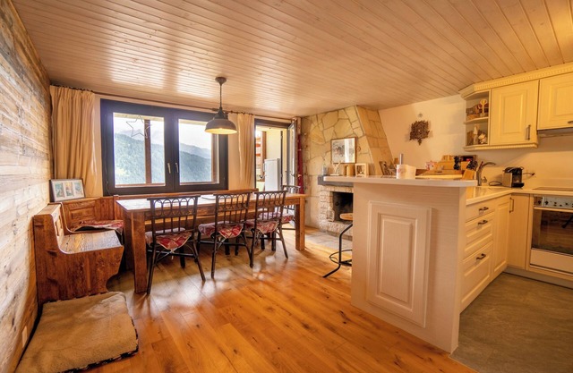 Charming apartment located in Les Arsets approx. 1 km from the start of the Fracherets ski lift link