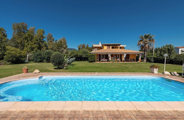 Charming Apartment “Masone Murgioni” in Rural Area near the Sea with Mountain View