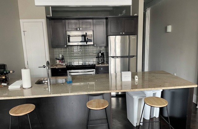 Charming apartment next to the Landmark theatre in Downtown Syracuse New York.