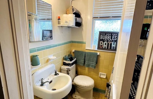 Charming apartment in awesome Gainesville with AC