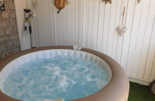 Charming apartment with private jacuzzi