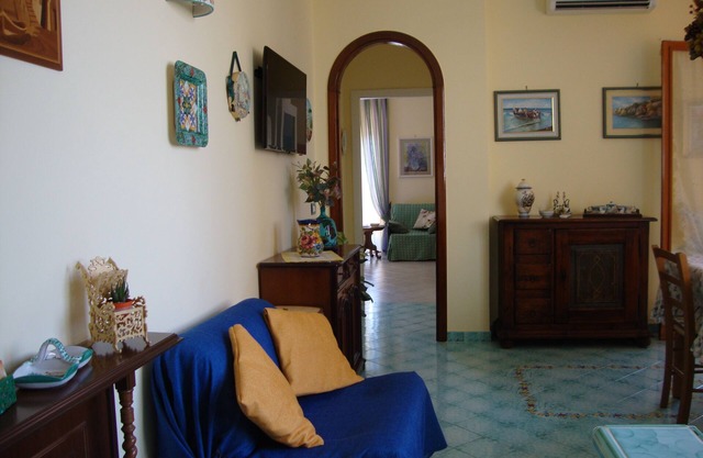 CHARMING APARTMENT WITH TERRACE EQUIPPED A FEW MILES FROM SORRENTO