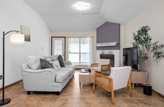 Charming Arlington Hideaway