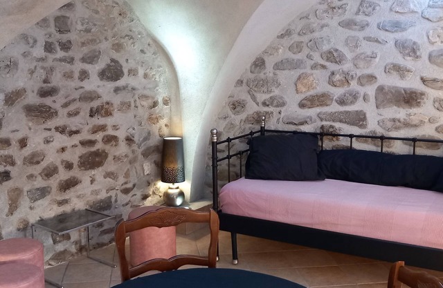 Charming atypical apartment on the ground floor