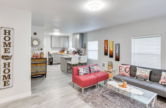 Charming Auburn Home: 15 Mi to Downtown Tacoma!