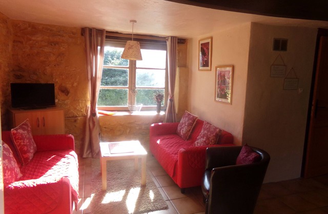 Charming beautiful setting, heated pool close to Sarlat/Rocamadour
