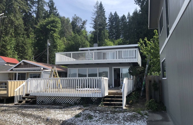 Charming Beach House with Private Beach! Kid Friendly!