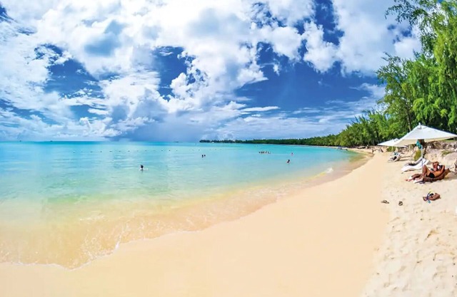 Charming Beachfront villa in Mauritius near Mon Choisy Beach