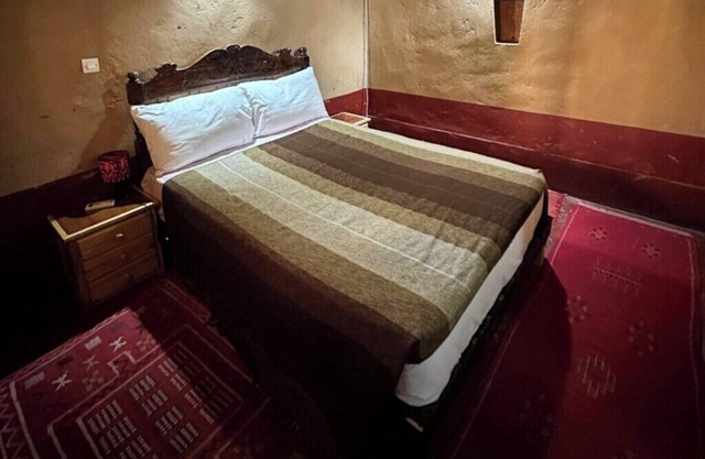 Charming bed & breakfast in tranquil Zagora with WiFi, AC