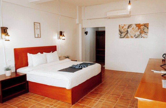 Charming bed & breakfast with WiFi, AC in fabulous Malay