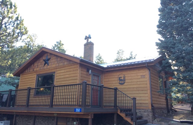 Charming Cabin In The Pines