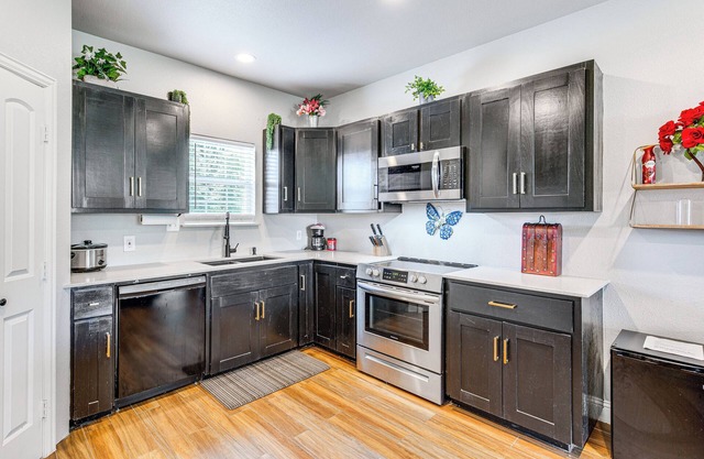 Charming Caddo Mills Farmhouse w/Private Yard