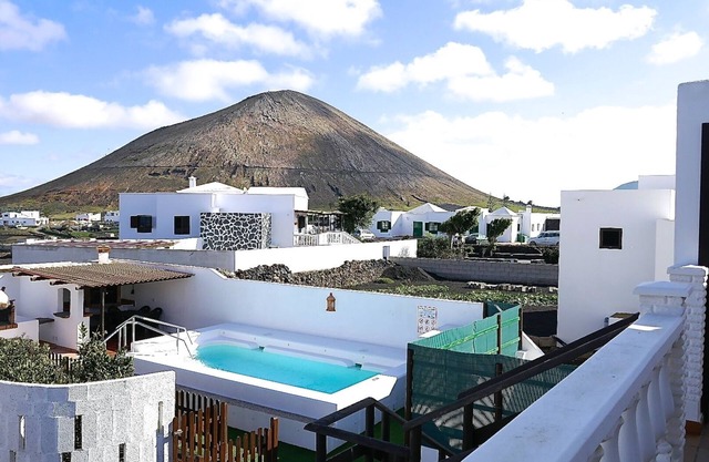 Charming Canarian Villa In Tinajo