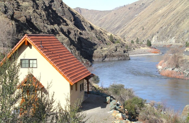 Charming Casita With Spectacular River Views
