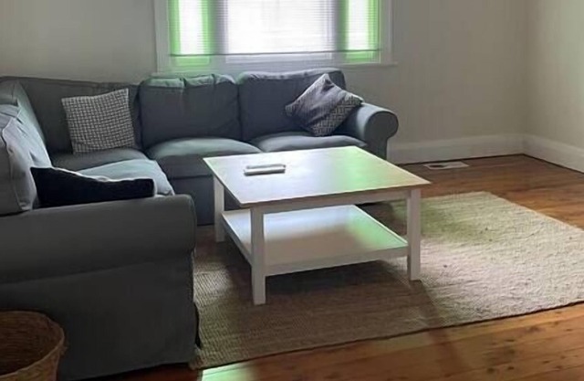 Charming & Central, Walking Distance to Hospital