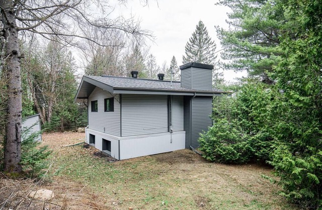 CHARMING CHALET IN MORIN-HEIGHTS.