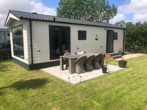 Charming chalet with spacious enclosed garden
