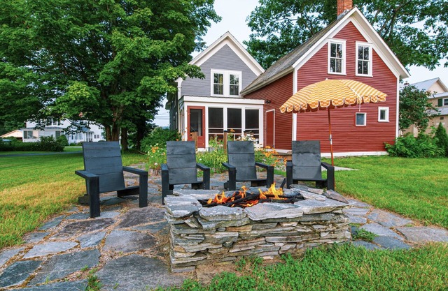 Charming Chester Farmhouse – peaceful and close to everything!
