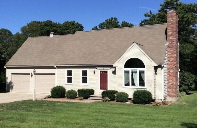 Charming Classic Cape Home Bordering Bike Trail-Family Friendly In Harwich