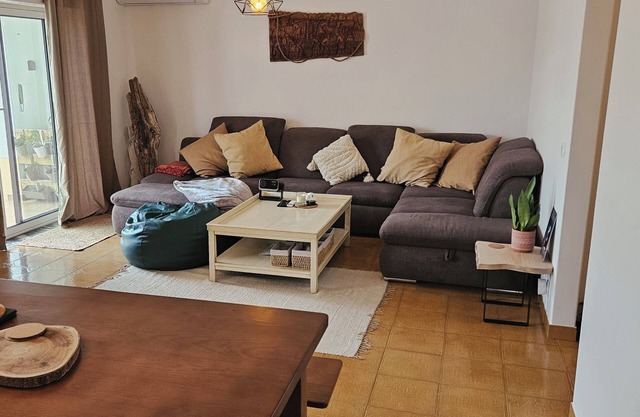 Charming Coastal Rental – Surf, Seafood & Serenity