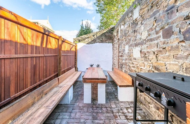 Charming Colonial 3BR Apartment