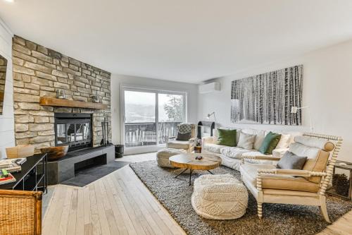 Charming Condo with Mont Tremblant and Lake Views