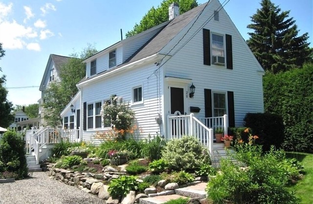 Charming Cottage a Stroll to Camden Harbor-NOW accepting 2026 bookings!