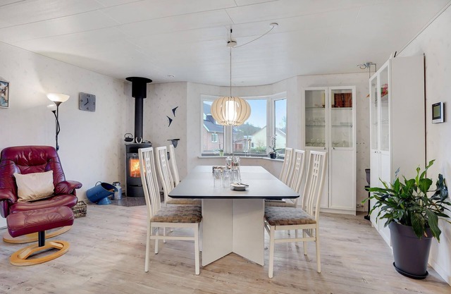 Charming cottage by the fjord.